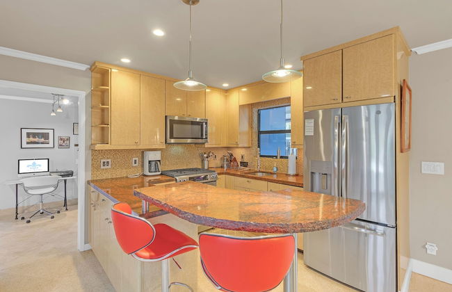 Chic 3BR Sanctuary Steps From The Drive Paradise - Foto 14