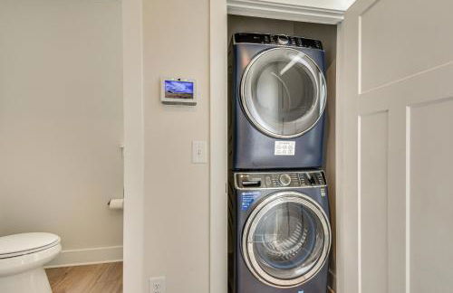 5 Mi to Memorial Stadium and Beach Modern Townhome - Foto 22