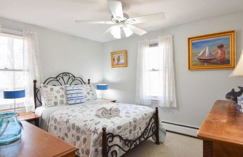 5 Min to Beach Yard w Fire Pit - Foto 17