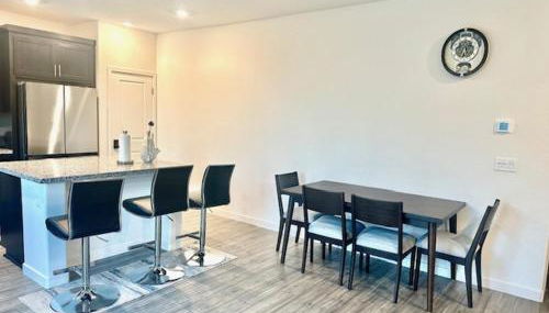 Spacious 3BR Home with Charming Backyard home - Foto 2