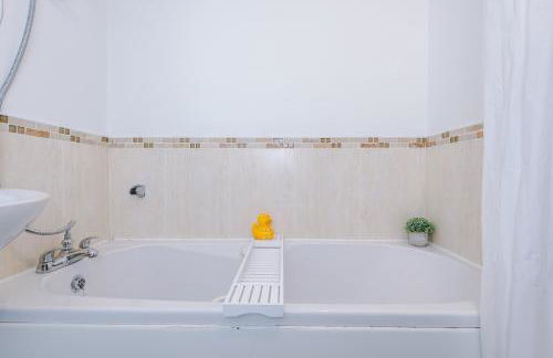 Saint Helens Spacious 3BR Olive Suite Sleeps 7 - Foto 22