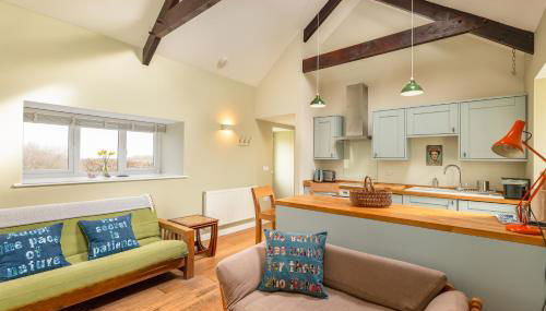 Tranquil 1 bedroom cottage 15 mins drive to sea - Foto 2