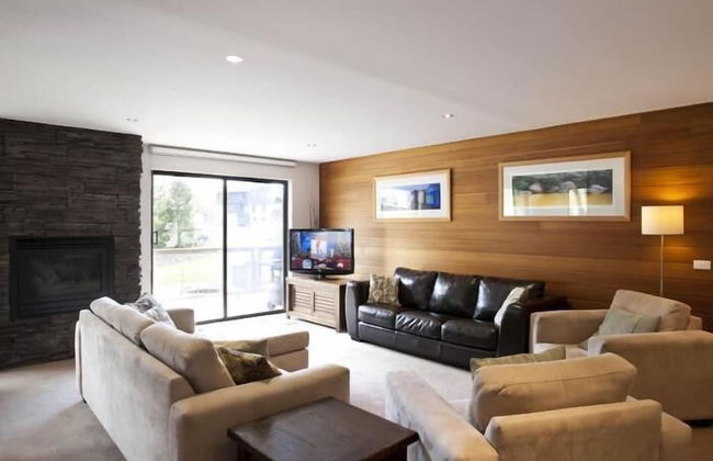 Altitude Apartments - Photo 13