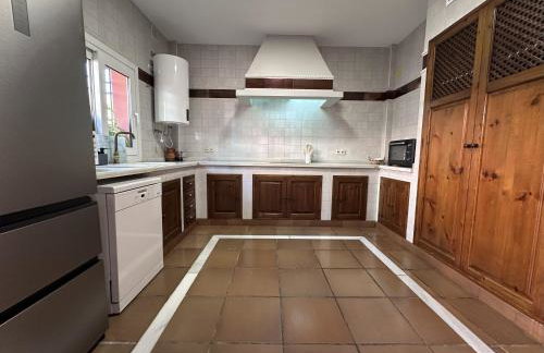 Villa Brisa Beach with Grill & Pool - malaga - seaview - 15 min malaga center - Foto 10