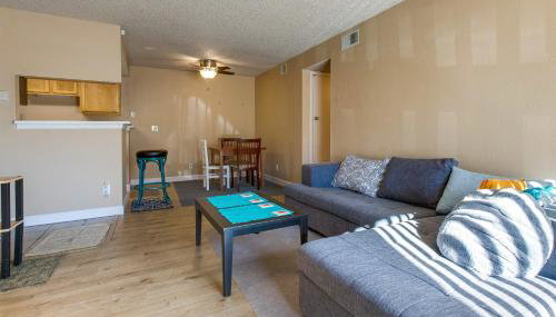 1 Mi to Light Rail Englewood Condo with Pool Access - Foto 5