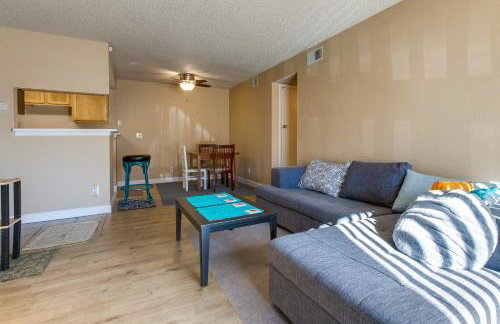 1 Mi to Light Rail Englewood Condo with Pool Access - Foto 5
