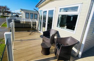 RJ Luxury caravan hire 2 with Hot Tub - Foto 7