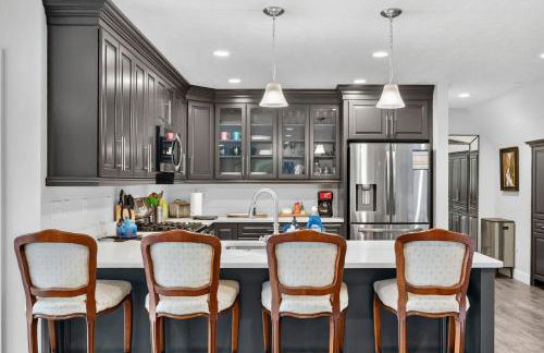 Family Mountain Escape w Private Suite Modern Comforts - Foto 24