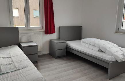 Monteurwohnung bei Würzburg fünf Schlafzimmer bis 10 Personen incl eigenen Parkplätzen und WLAN - Grill nur Einzelbetten - Foto 8