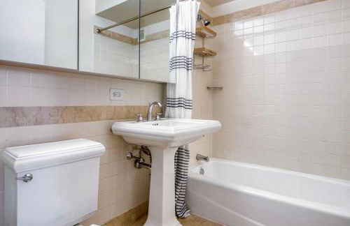 Upper West Side 2br w rooftop gym nr park NYC-1216 - Foto 18