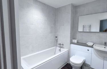 Spacious modern apartment near Bicester Village - Photo 8