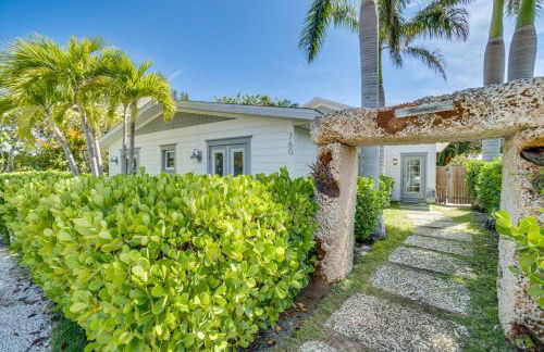 Golf Cart included! Short walk to the Beach on the Peaceful North End - Foto 1