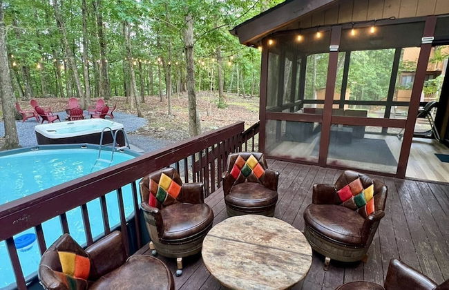 4BD Family Cottage in Pocono Forest W Private Pool & Hot-tub by RedAwning - Foto 35