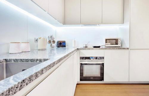 Trendy 3-Bed, 2-Bath - O2 London Escape - Your Ideal Stay - Foto 13