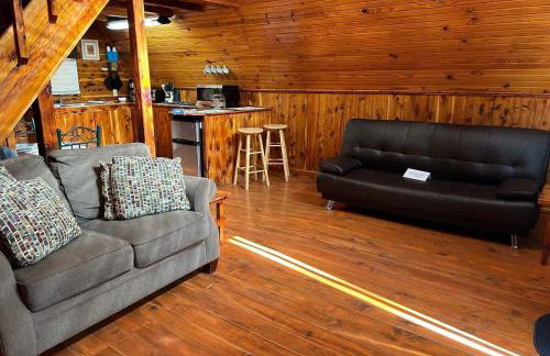 A-Frame Cabin #5 with Hot Tub on Patoka Lake in Southern Indiana - Foto 12