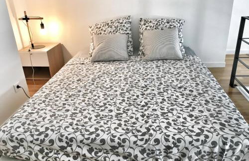 Homelivia, Appart FRIDA, mezzanine, déco raffinée et balcon - Foto 11