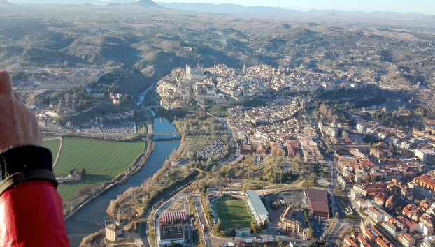 Hot Air Balloon Ride over Toledo - Photo 3
