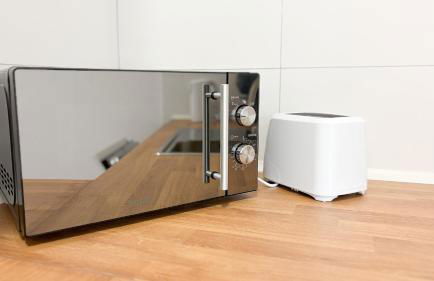 Ausgestattete Wohnungen für Monteur-Teams mit kostenlosem Parkplatz, WIFI, TV, Waschmaschine, Küche, Balkon, Restaurants und Supermarkt - Foto 7