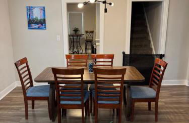 Charming Brick Home with bonus space & foosball - Foto 13