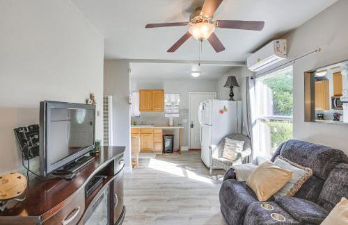 2 Mi to Dtwn Atascadero! Cozy Cottage with Yard - Foto 5