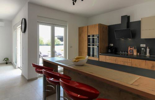 New modern villa Gogo with private pool near the beach and town of Pula by WiiBuk - Foto 44