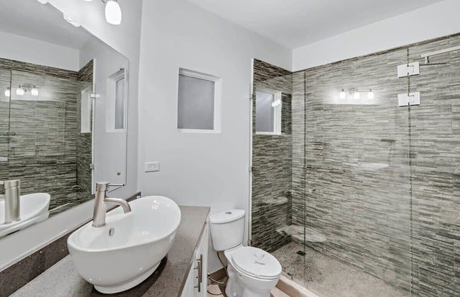 3-Bedroom, 2-Bath Beachfront Condo with Pool - Photo 18