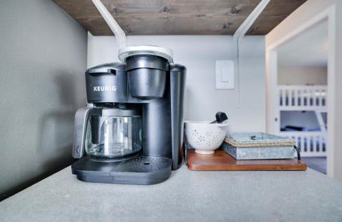 3 BR 2 BA Modern home with private hot tub, fire pit and lake view, Dogs ok! - Foto 6