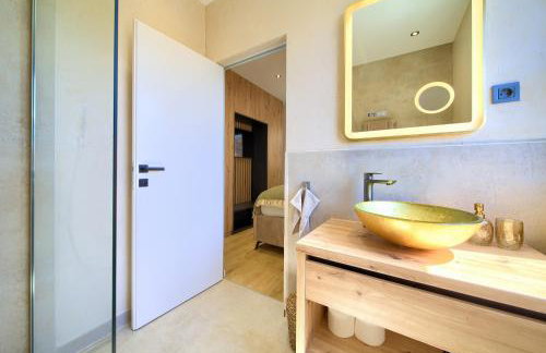 Villa Viverum with heated salt water pool - Photo 32