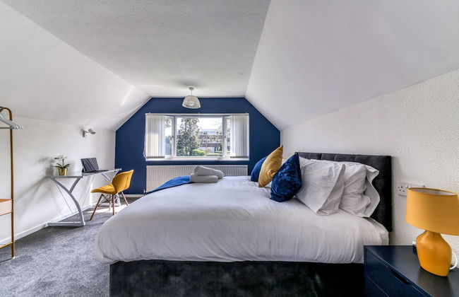 Contemporary 4 Bedroom Detached House With Parking and City Links - Foto 7