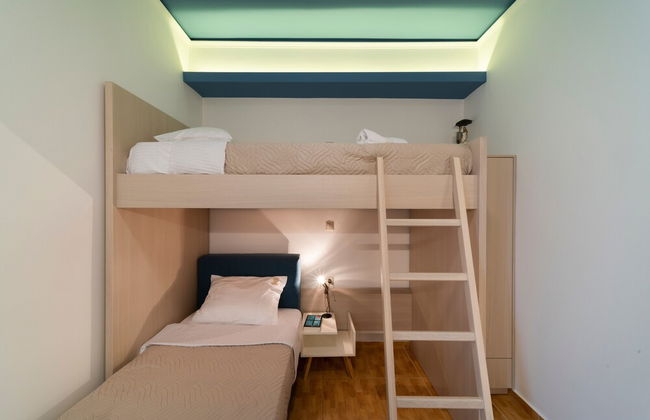 Dolphin Luxury Apartments - Photo 5