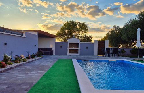 Countryside holiday home - pool - big terrace - Foto 5