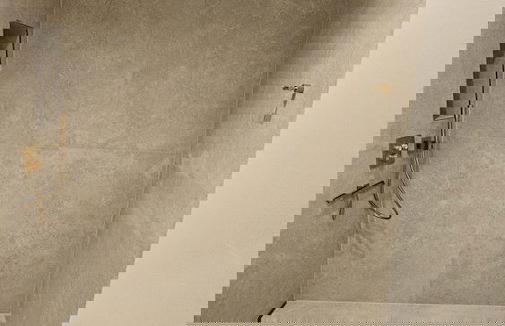 UG Neubau City Wohnung (optional Pool+Gym+2tes Bad extra buchbar) - Foto 31