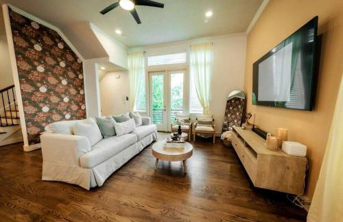 Downtown Escape - Backyard, Game room and Free Parking - Foto 32