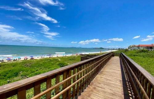 Apartamento Frente Mar, Churrasqueira, Piscina, Jacuzzi, 20 Minutos do Beto Carrero - Foto 12