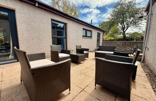 Modern Coastal Retreat, 5-Bedroom, 4-Bathroom Home, with Parking in Portsoy - Foto 35