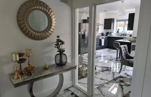 SAV 5 Bed Luxury House Leicestershire - Photo 33