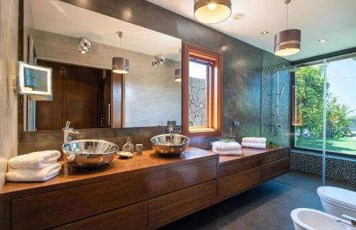 Luxury and Harmony House - Photo 20