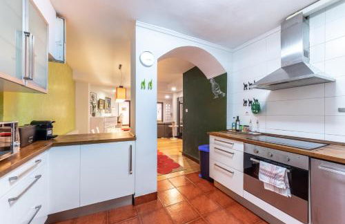 Tranquilo con Wifi y cercano al metro - Foto 15