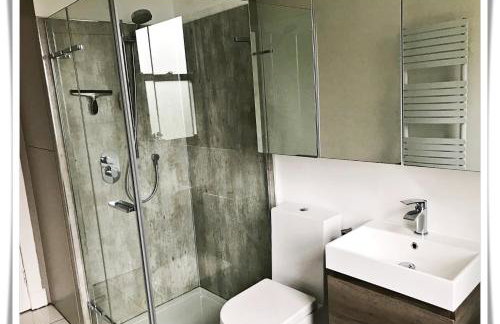 Spacious and modern 2 bedroom flat near the City Centre - Foto 24