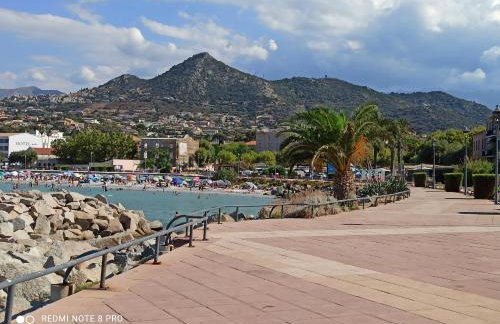 sous le soleil de l'ILE ROUSSE - Foto 13