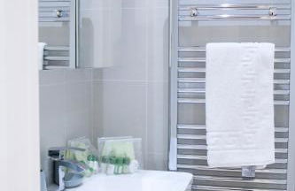 Executive Bright and Airy Studio Apartment in Sydenham - Foto 9