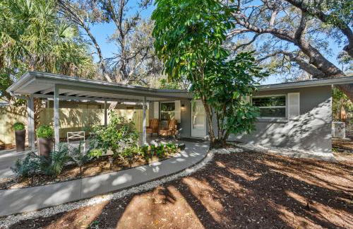 Updated Sarasota Retreat Spa Hot Tub Prime Location - Foto 14