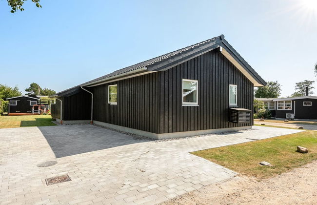 "Sighfrith" - 150m from the sea - Photo 19