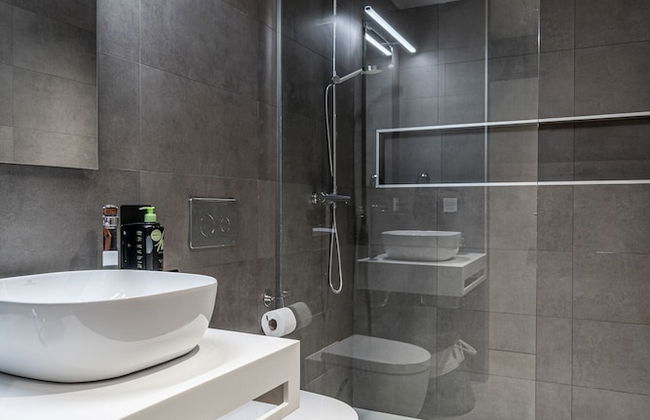 Limehome Sevilla Ronda de Capuchinos - Photo 52