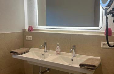 Ferienwohnung, 2 Zimmer, 4 bis 6 Personen, 67 qm, mit großem Balkon, entlang am Fluss, an der Aach, am Bodensee, nah am Naturschutzgebiet - Foto 17