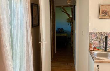 L Henri - Photo 24