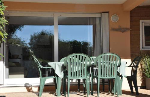 250 lake waterfront holiday apartment with garden - Foto 9