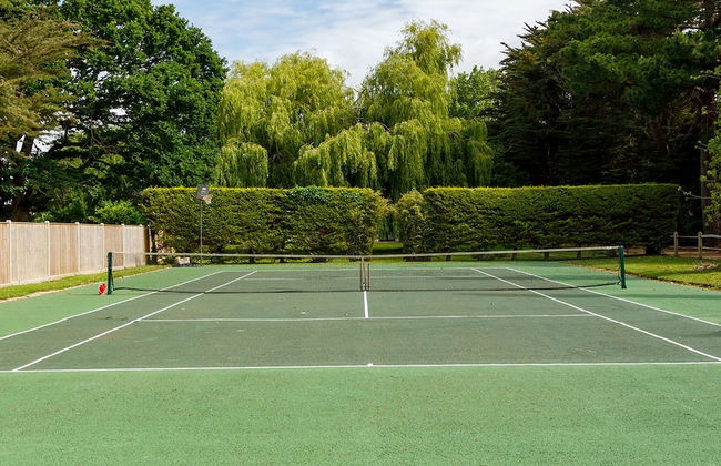 Stunning 5BR Home With Pool - 5 min to Beach - Foto 2