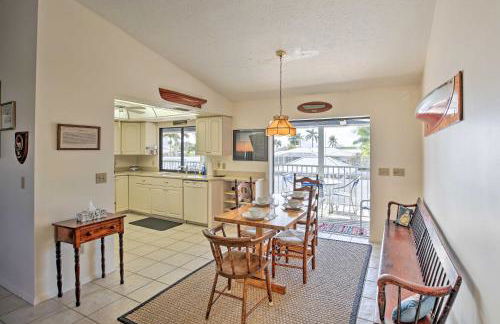 Private Pool and Deck Canalfront St James City Home - Foto 6