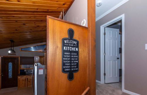 Lakefront Family Home Private Dock with Huge Views - Foto 10